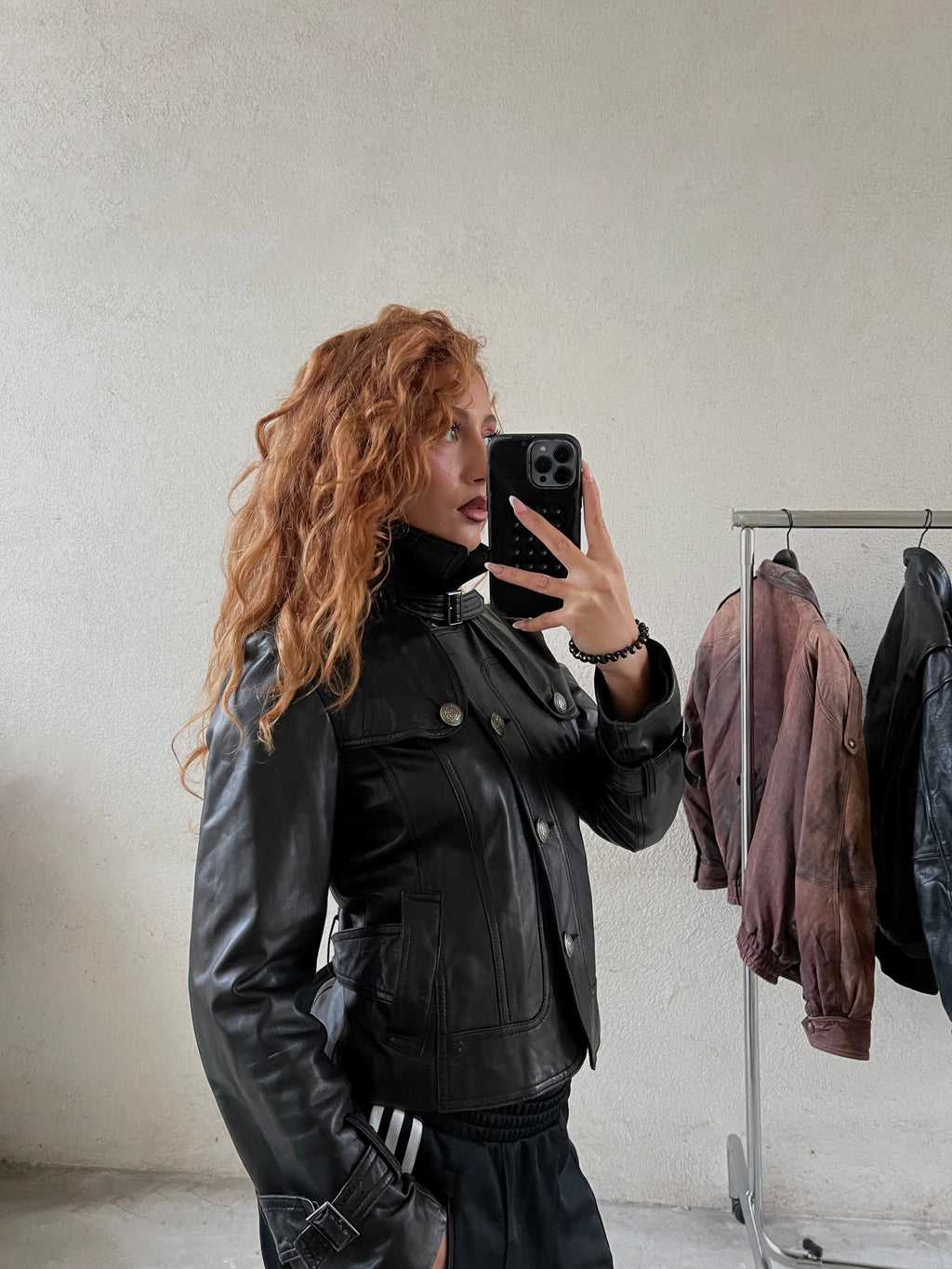 CUIR NOIR V1