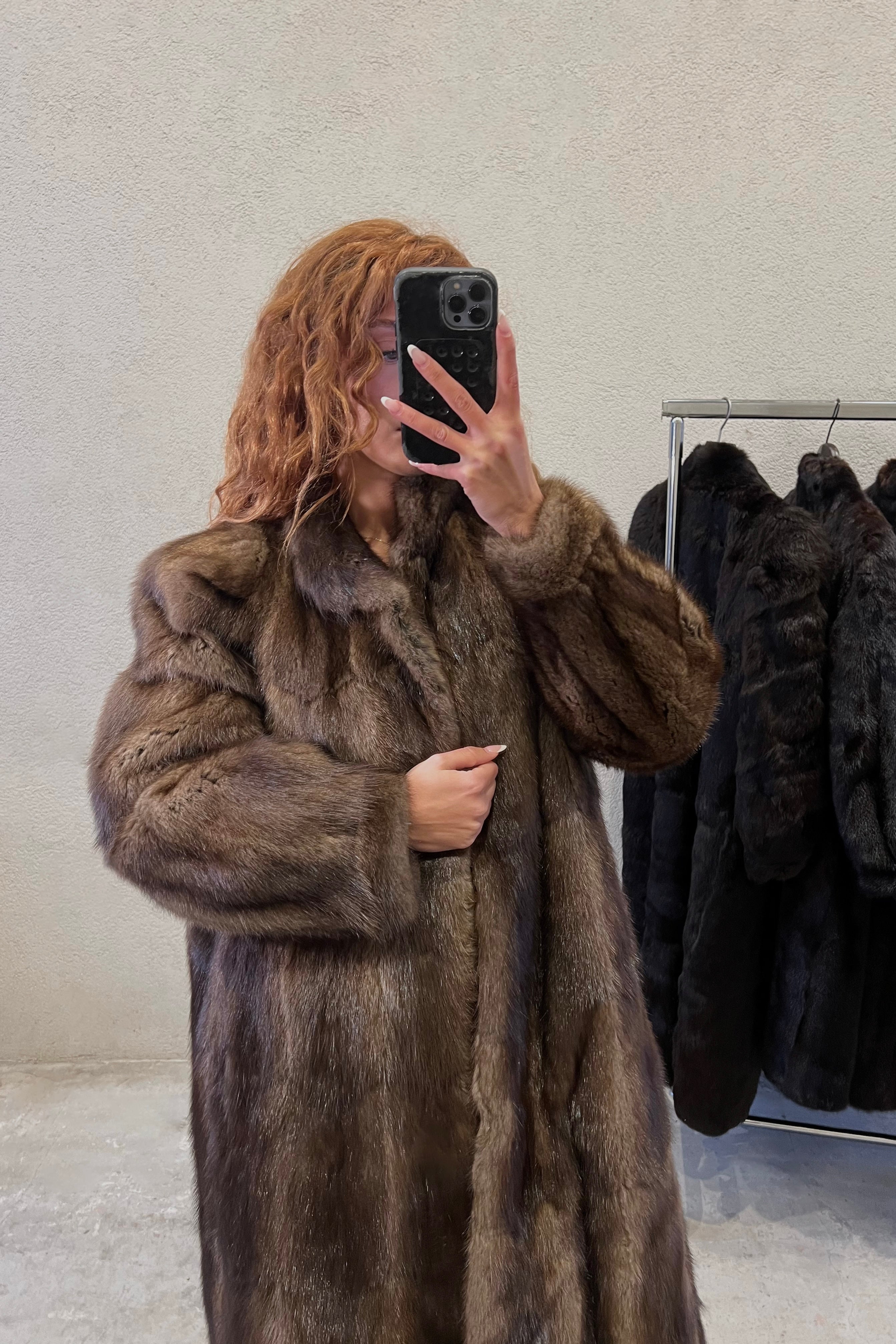 FOURRURE EN VISON MARRON