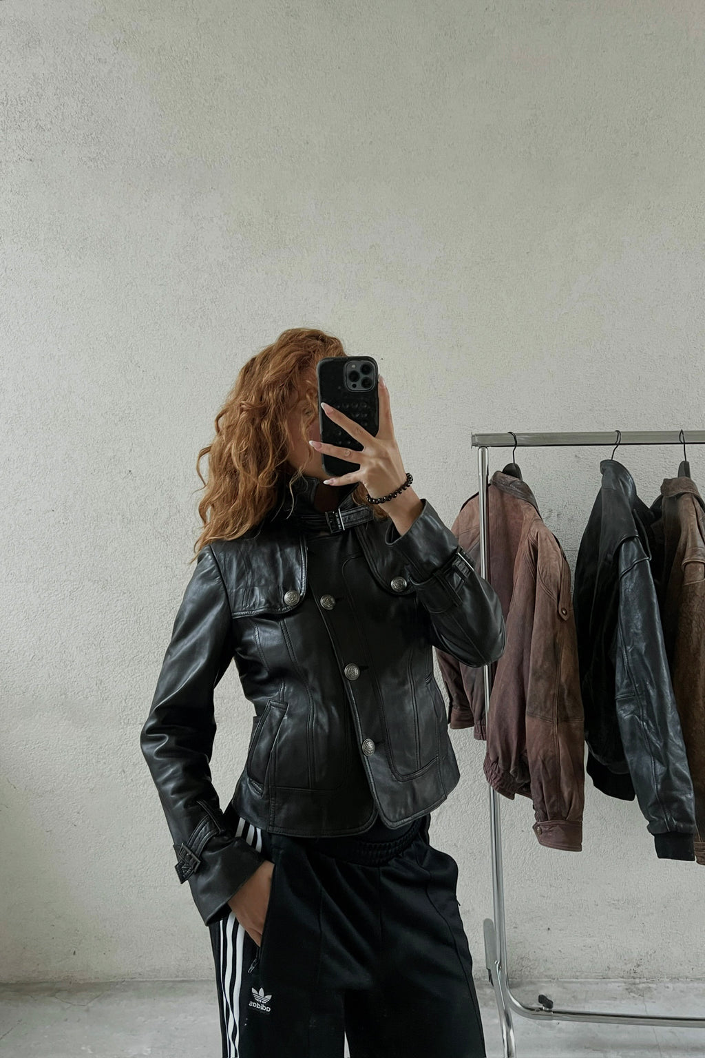 CUIR NOIR V1