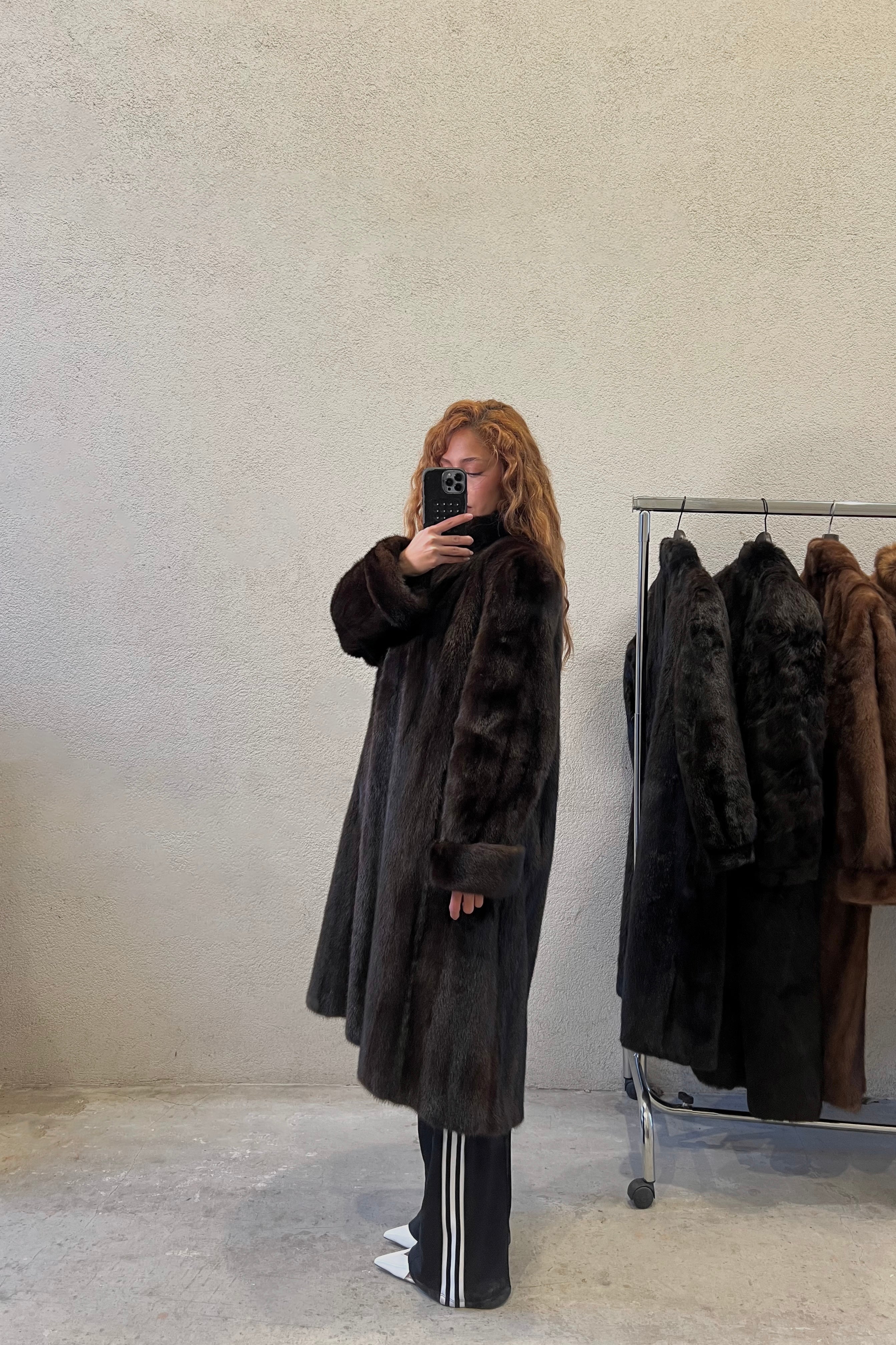 FOURRURE MARRON FONCE